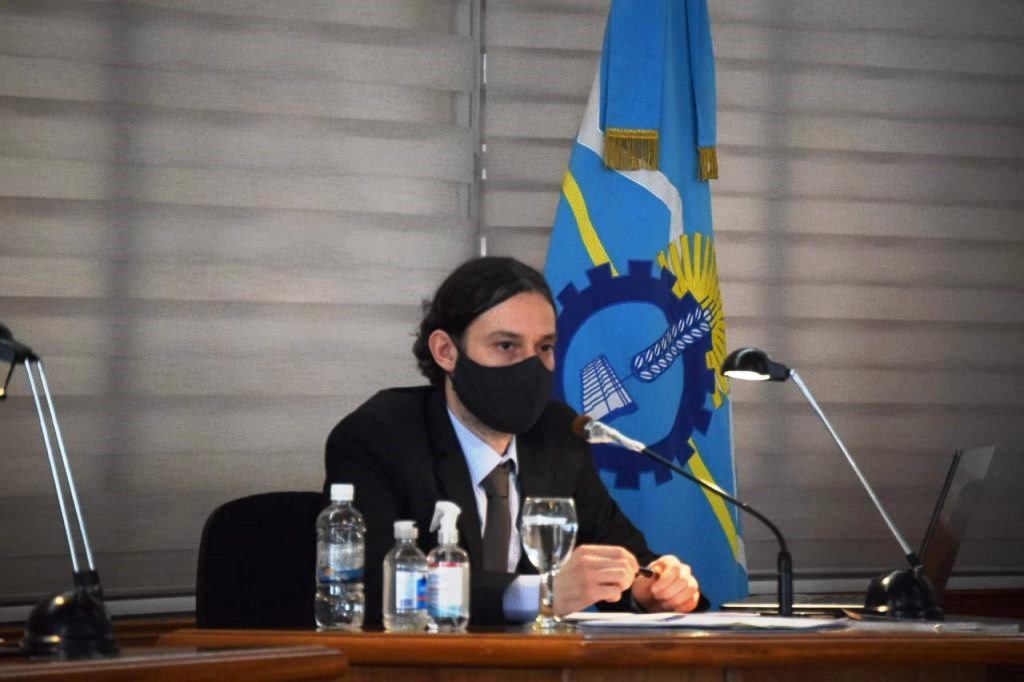 Aguilar le respondió a Cáceres y dijo que la responsabilidad sobre el servicio de transporte “es conjunta”