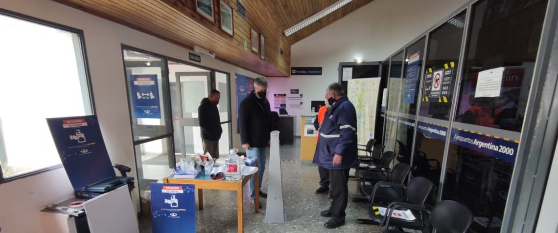 Ongarato supervisó protocolos en el aeropuerto y está a la espera de que Aerolíneas Argentinas confirme vuelos a Esquel