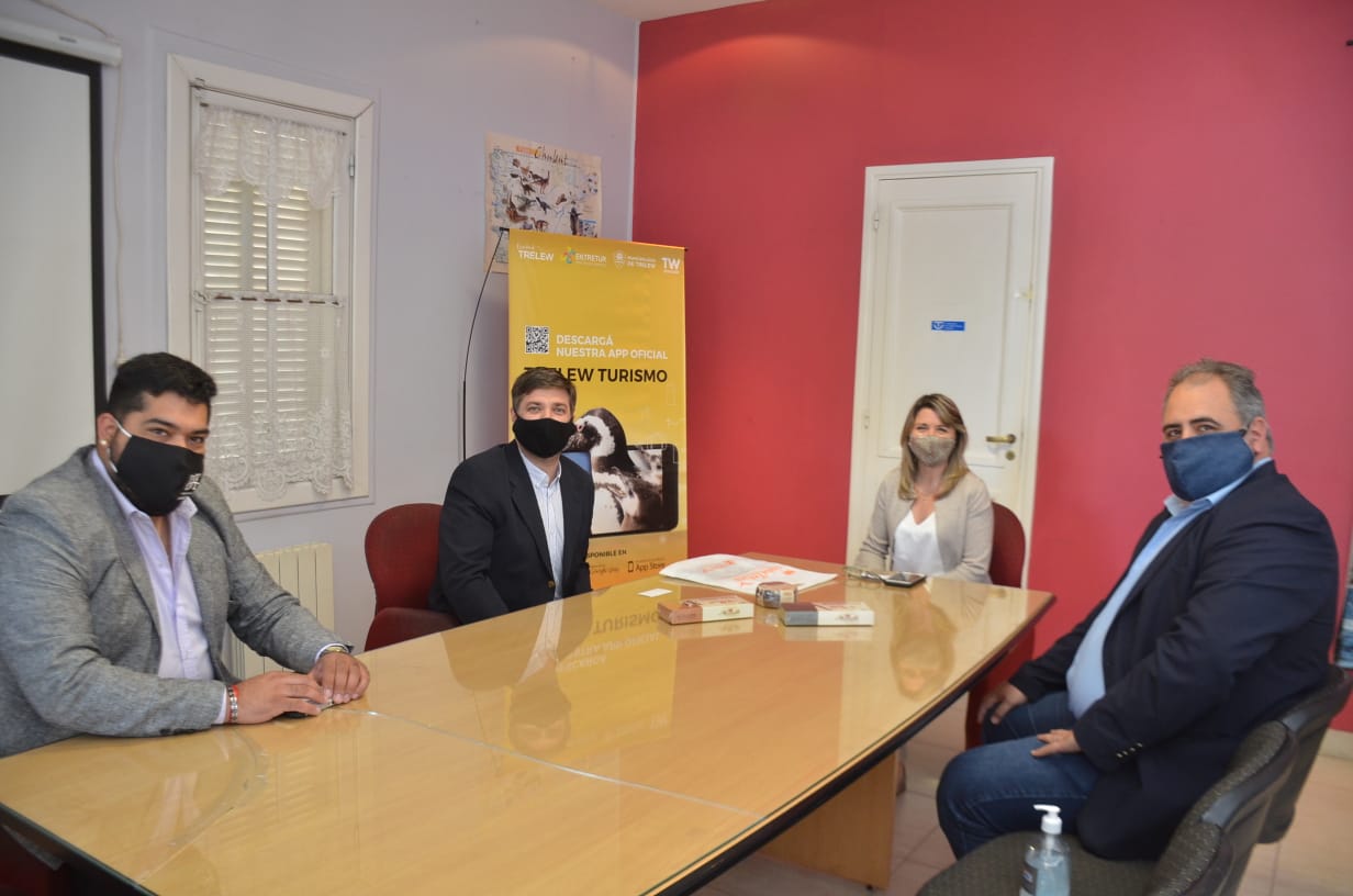 Previo a las elecciones en Chile, el secretario de la Embajada del país trasandino en Argentina visitó Trelew