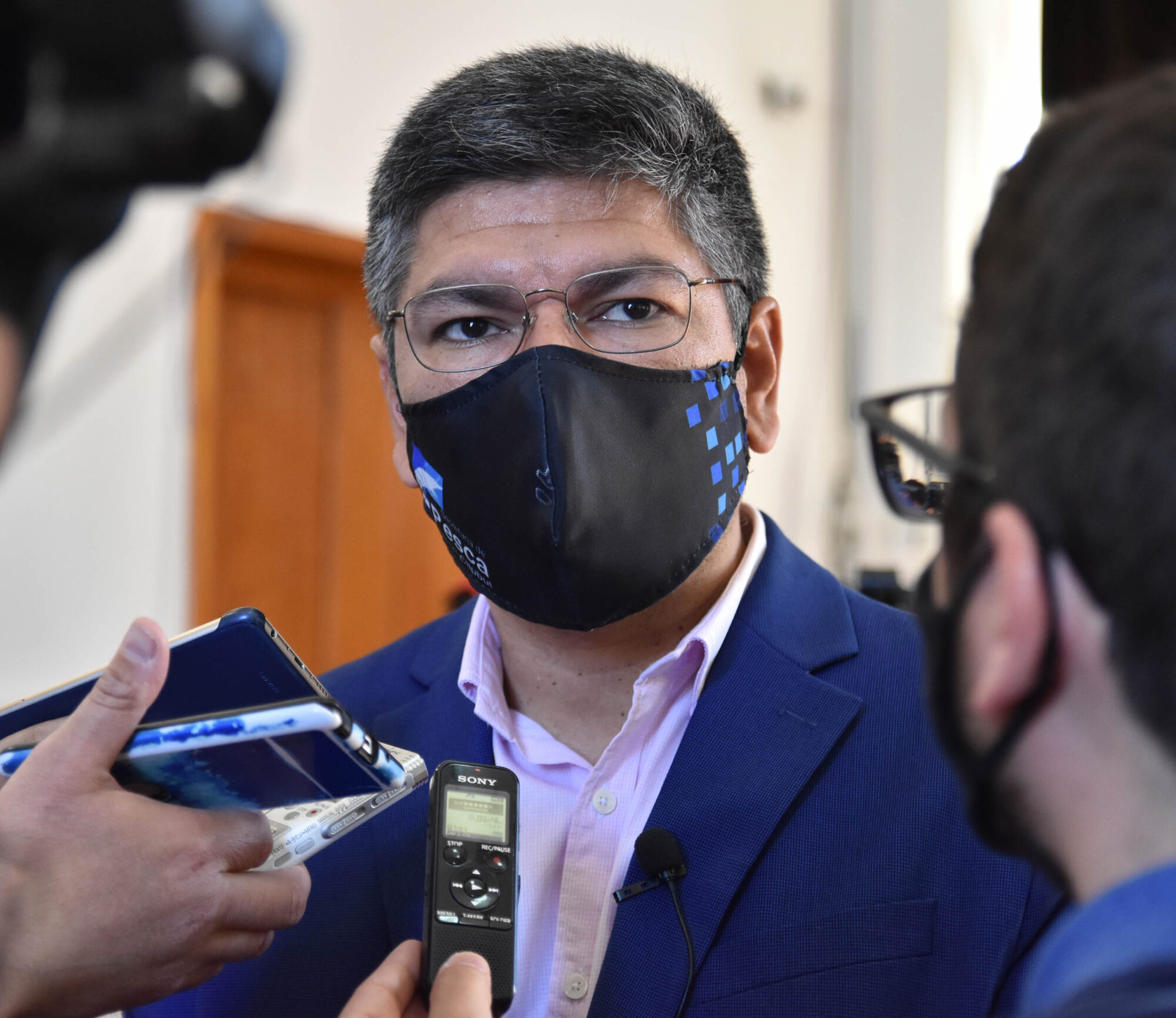 Aguilar le explicó al Subsecretario de Pesca de la Nación por qué frenó la temporada de captura de langostinos semanas atrás