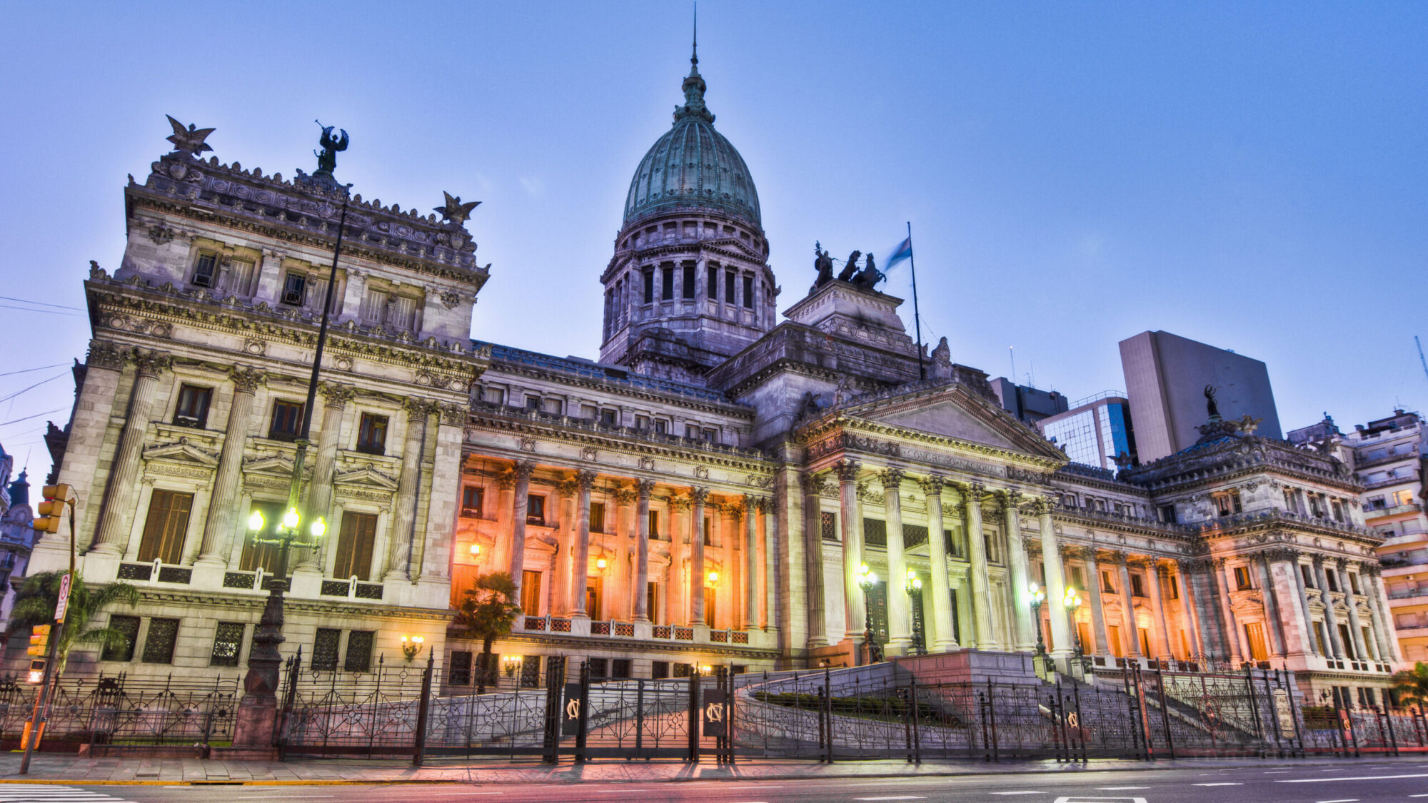 Reforma Tributaria, consenso fiscal, nuevo régimen de jubilaciones y créditos para viviendas entre los temas centrales que llegarán al Congreso