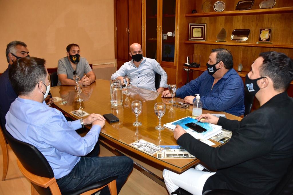 Maderna se reunión con una empresa de Internet que busca expandir y mejorar la conectividad en Trelew