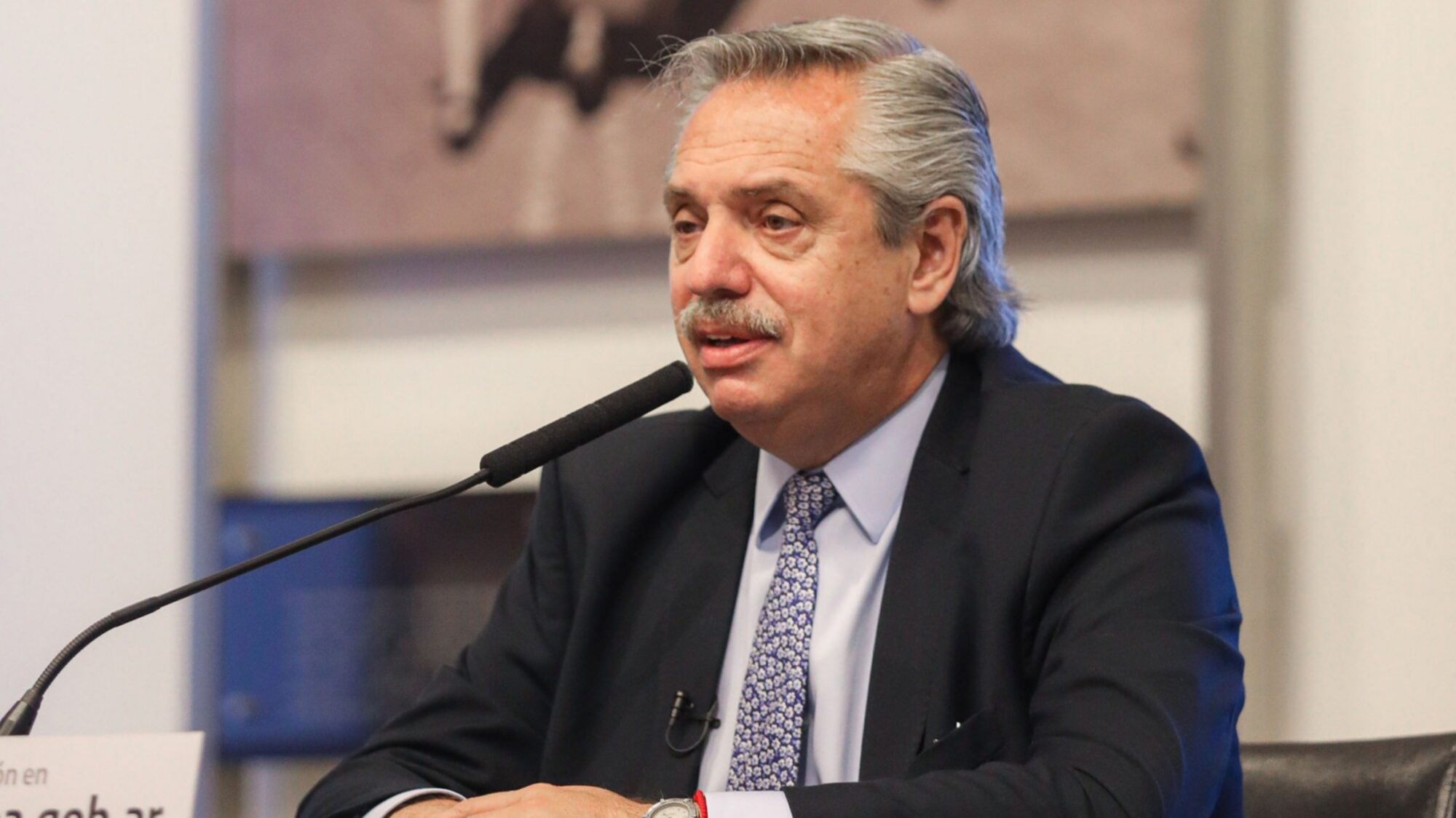 Alberto Fernández se aisló por ser contacto estrecho de un caso positivo