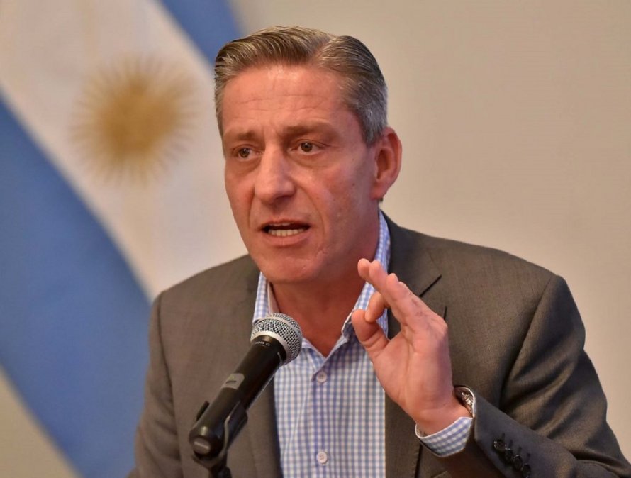 Arcioni confirmó que la obra del Interconectado de Energía Eléctrica en la cordillera comenzará el próximo año