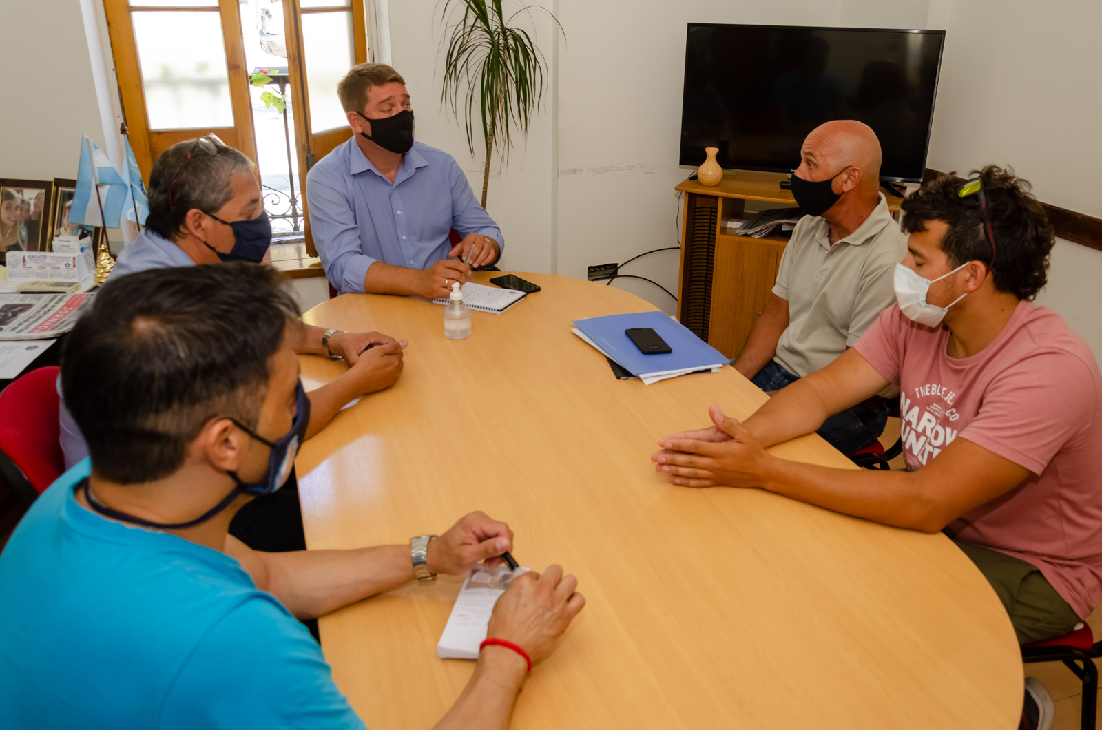 Biss y el Club Regatas dialogaron sobre campaña de limpieza del Río Chubut