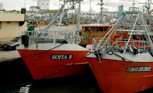 Un buque pesquero ingresó a Rawson con un tripulante fallecido