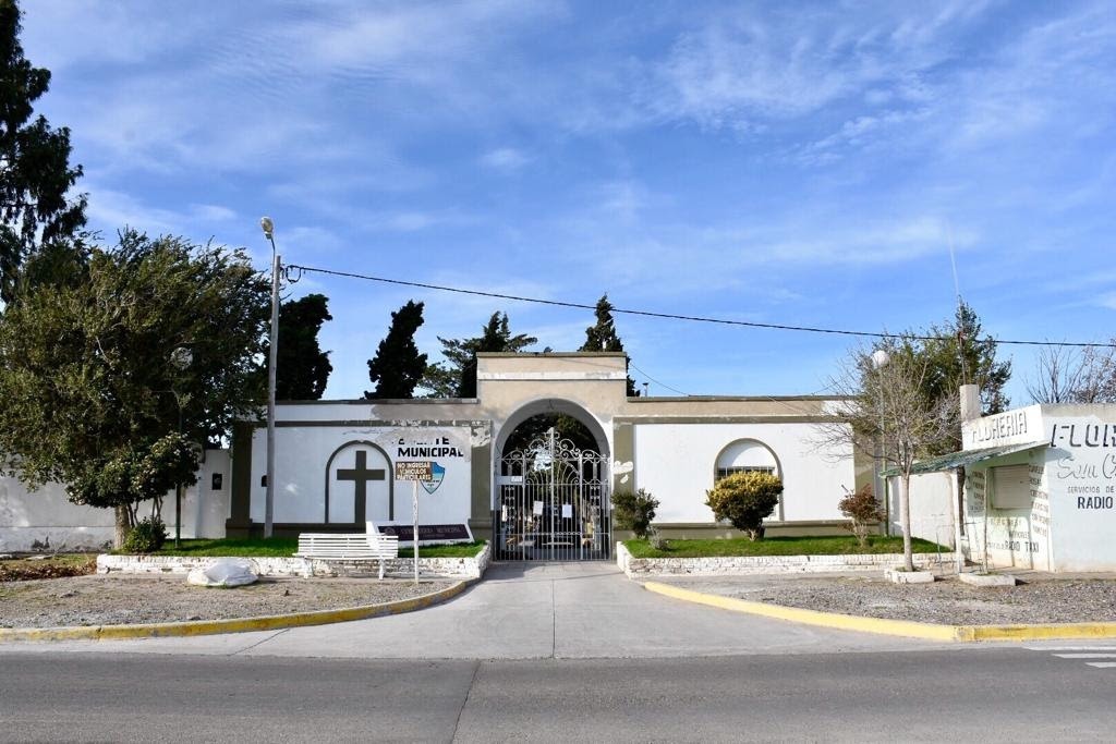 El Cementerio de Trelew funciona con plantel completo y realiza sepulturas con normalidad