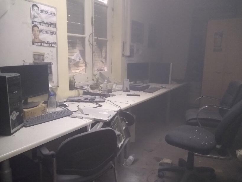 Sastre y dos ministros repudiaron enérgicamente los hechos de vandalismo de un grupo antiminero en Casa de Gobierno