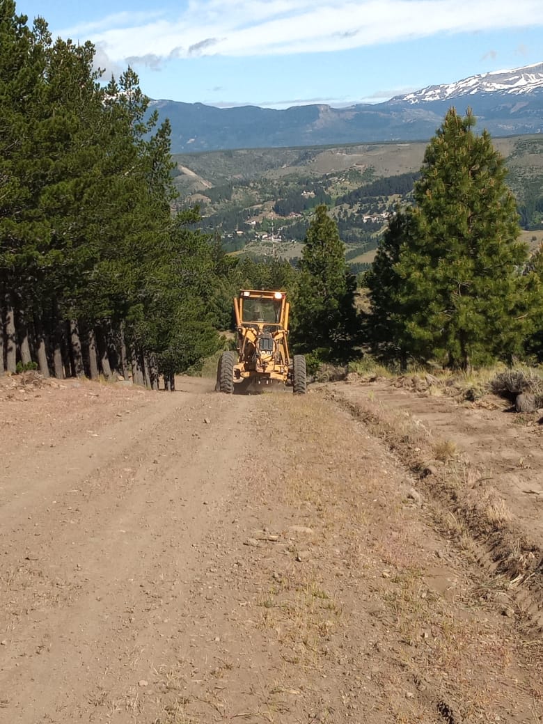 Esquel: El municipio repasa los cortafuegos de La Zeta y Cerro La Cruz