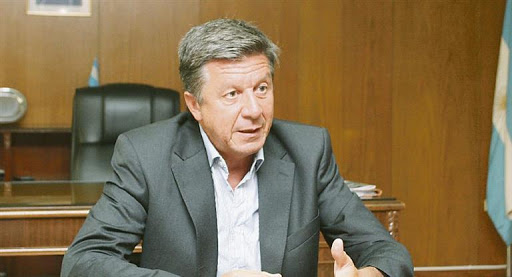 Menna presentó un pedido de informes por contratos irregulares de la CNRT que encarecen la revisión vehicular en el transporte de cargas y pasajeros