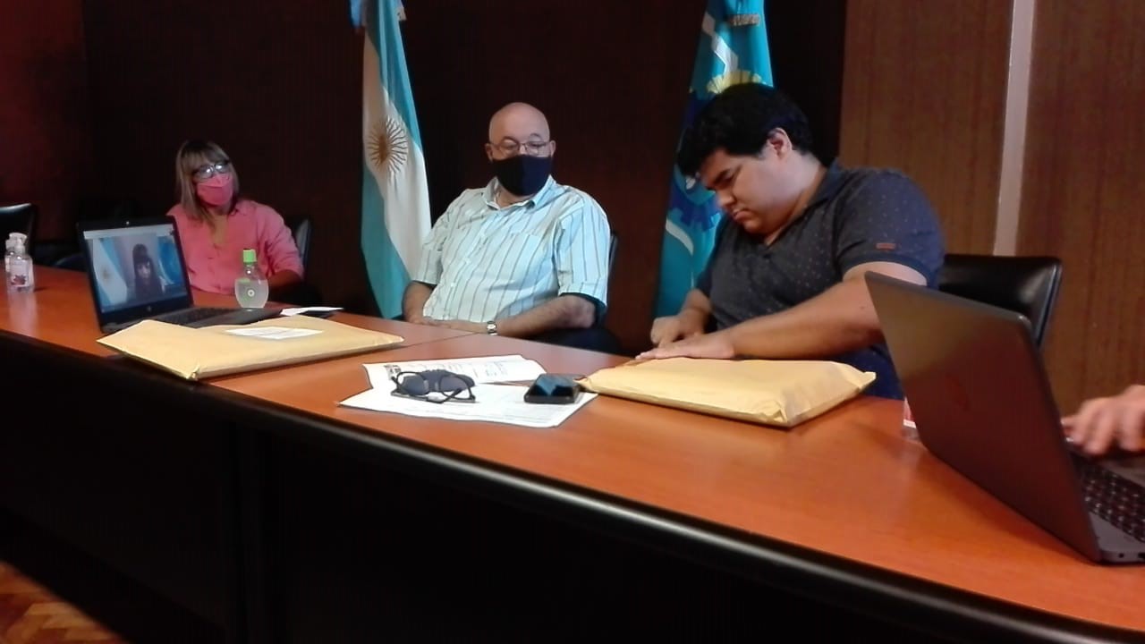 Se realizó la apertura de sobres para obras en siete escuelas de Rawson