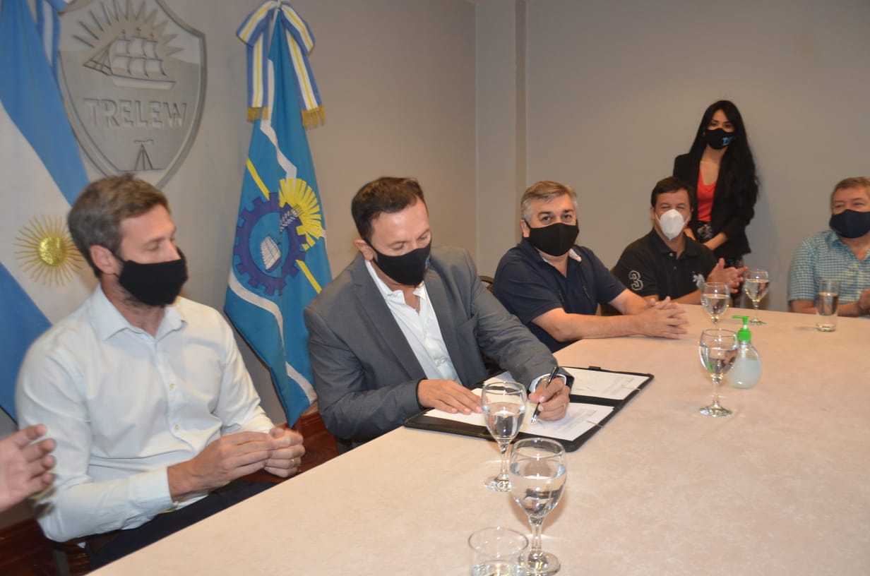 Continúa la incorporación de trabajadores a la empresa pesquera “Anchoas Patagónicas”