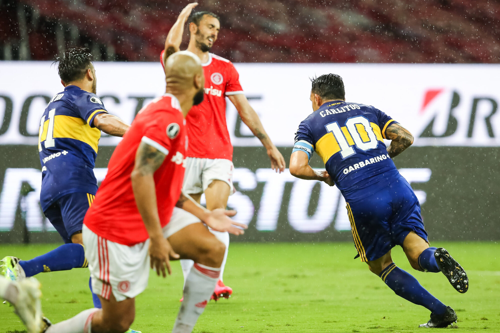 Boca pisó fuerte y se llevó un triunfazo en Porto Alegre