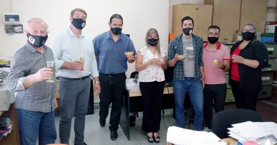 Biss y personal municipal alzó las copas por un 2021 de mayor progreso