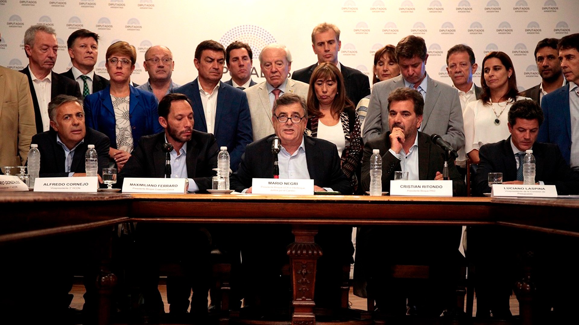 Juntos por el Cambio impulsa una bicameral para investigar el proceso de contratación de las vacunas