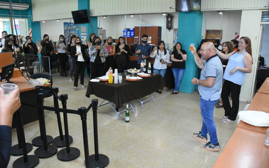 Sastre encabezó brindis de fin de año