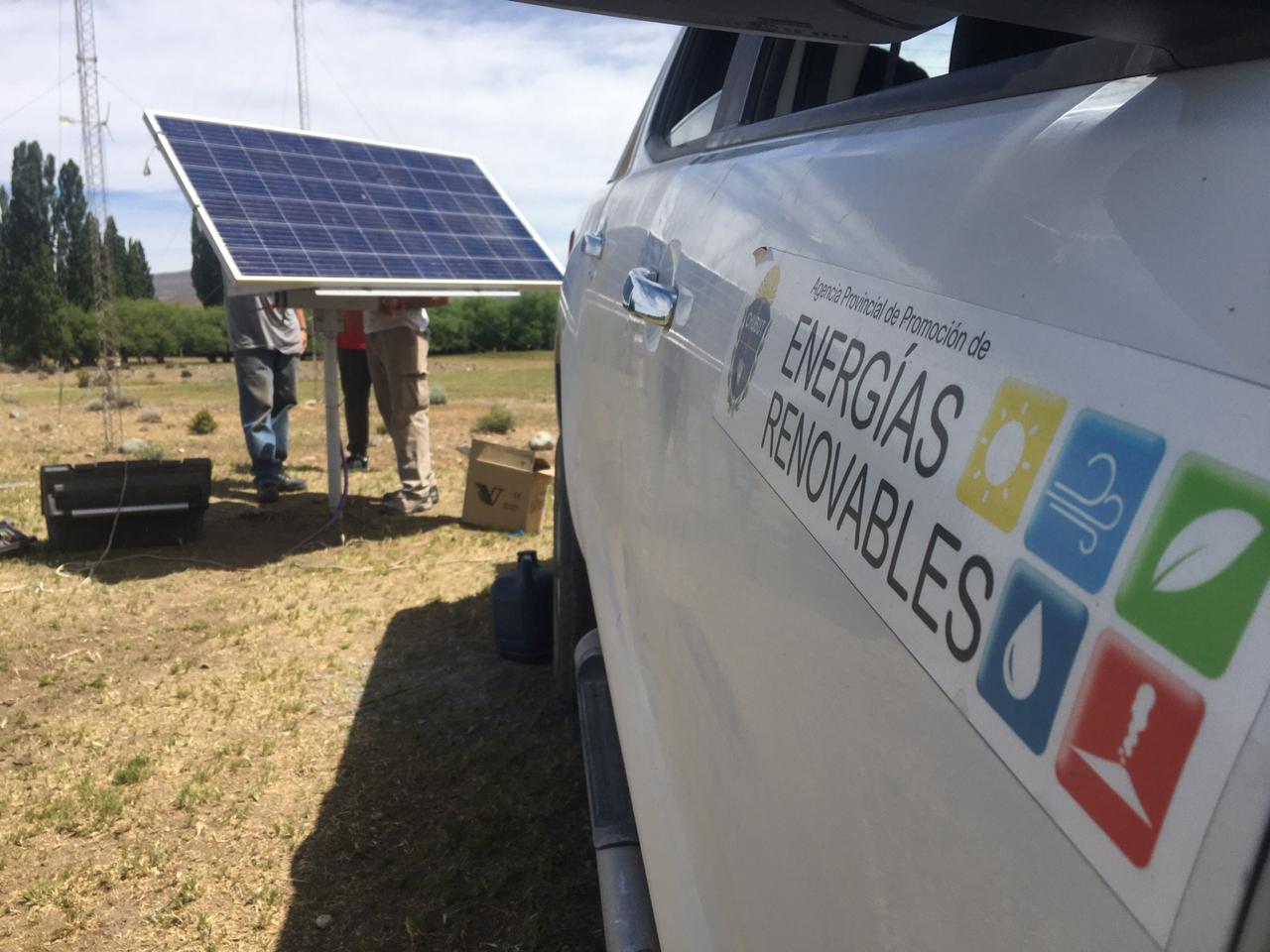 El Gobierno del Chubut completó con éxito la instalación de sistemas fotovoltaicos en Costa del Lepá y Fofo Cahuel