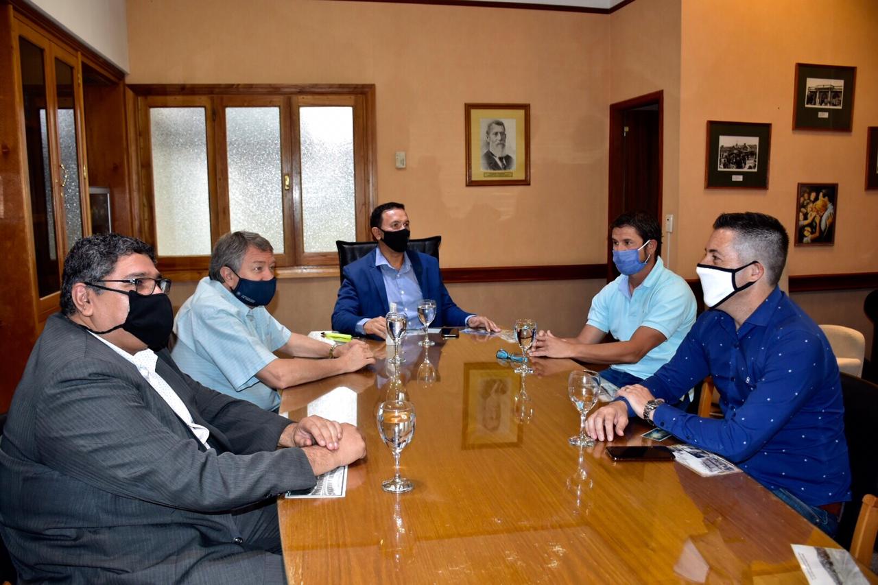 El presidente de la UCR de Trelew le presentó una propuesta a Maderna para reactivar el servicio de transporte urbano de pasajeros