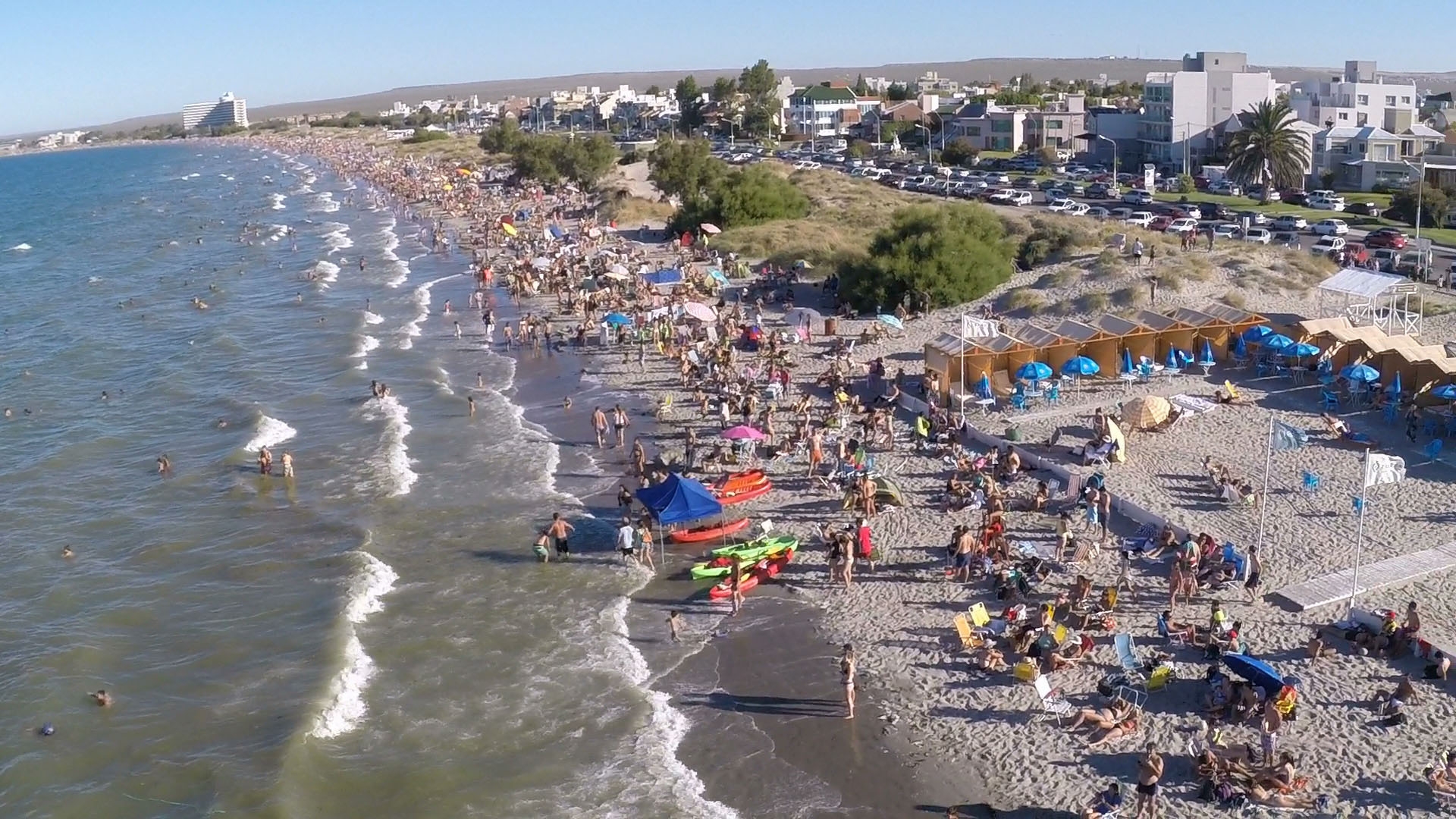 Madryn se prepara para vivir un domingo a pleno en la playa con temperaturas que llegarán a los 33°