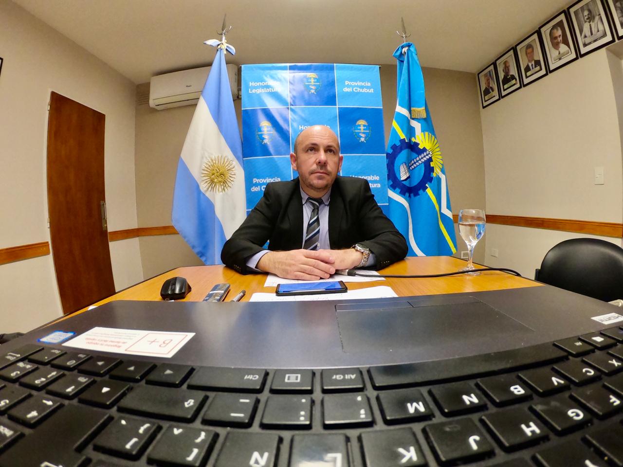 Sastre se aplicará la vacuna rusa para dar una muestra de confianza a la sociedad