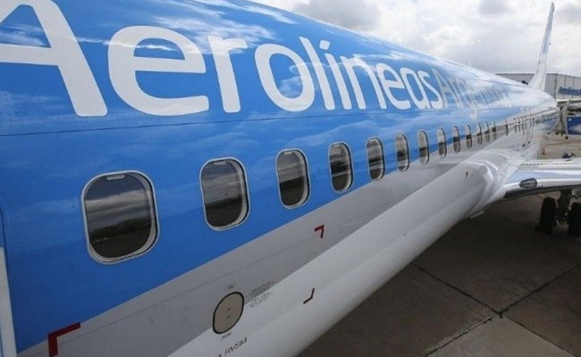 Confirman para hoy a las 19.30 la partida del vuelo que buscará las vacunas en Moscú