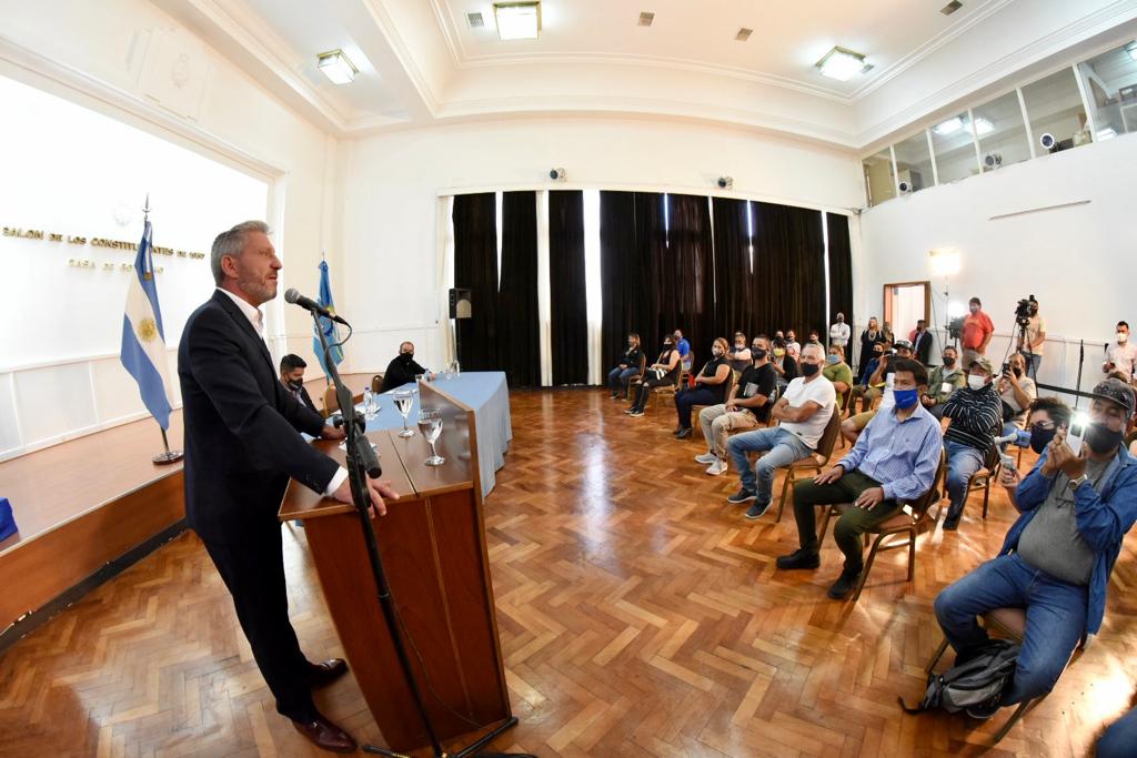 Arcioni firmó este martes la prórroga del programa de fortalecimiento cooperativo