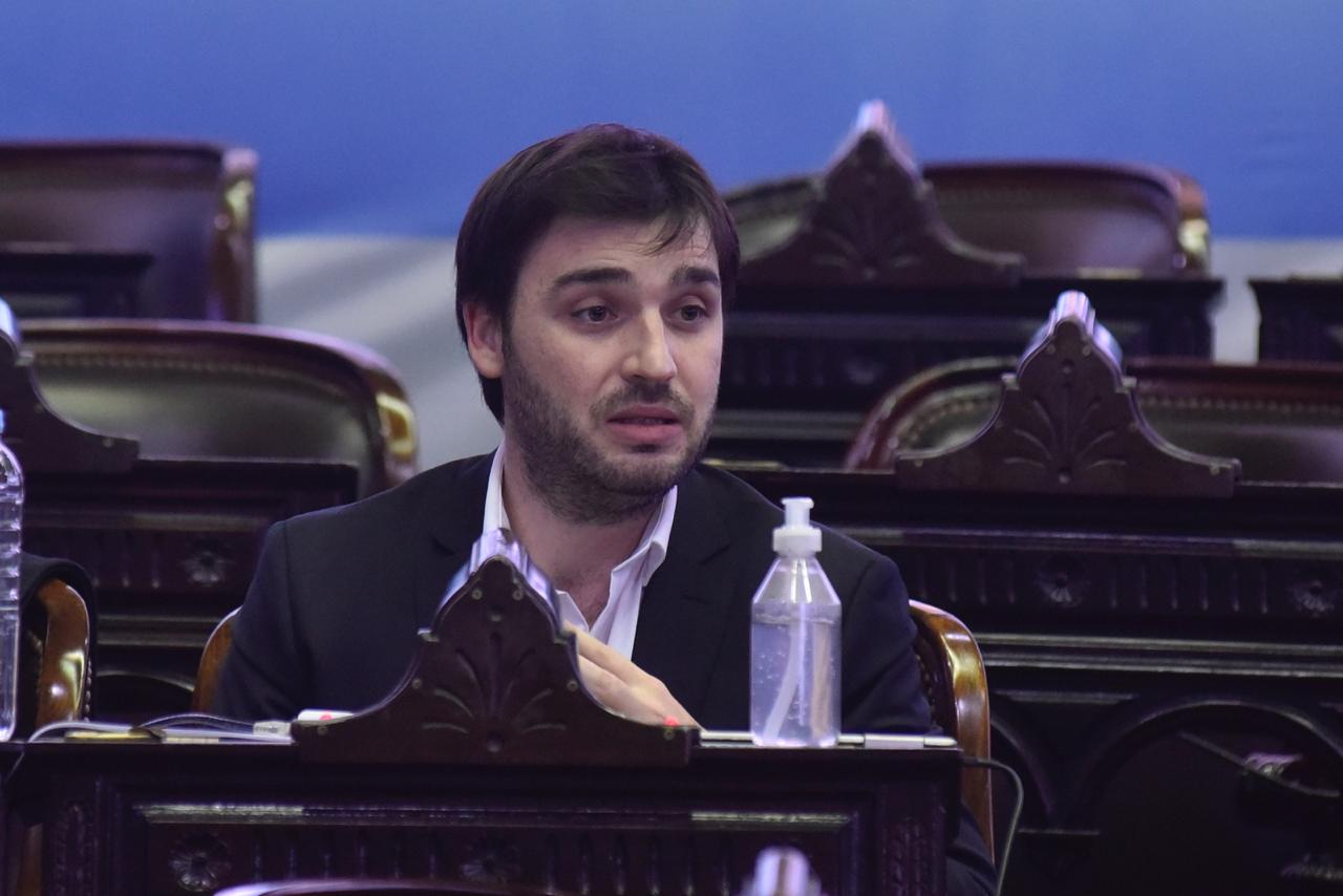 Torres: “Contener los incendios en Chubut es urgente, el daño que provocan es irreparable”