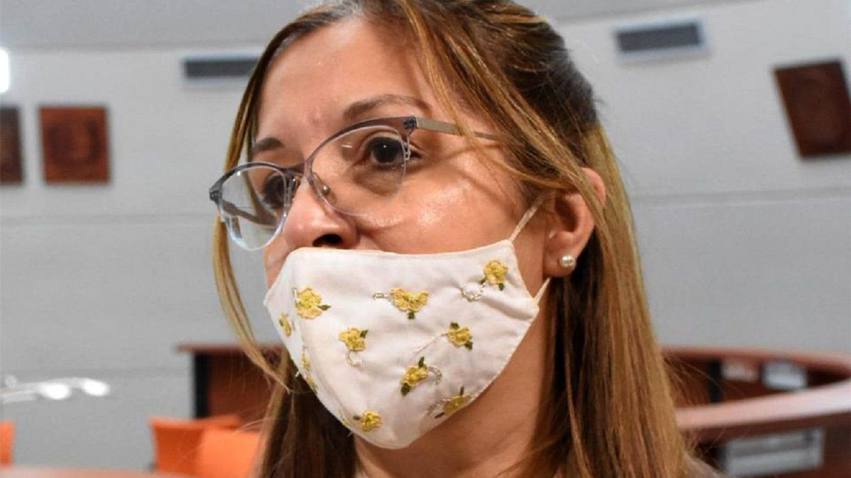 Aguilera: “Se premia a los bonistas cuando se deben sueldos y aguinaldos a los empleados públicos de Chubut”