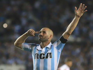Lisandro López confirmó su salida de Racing por “agotamiento físico y mental”
