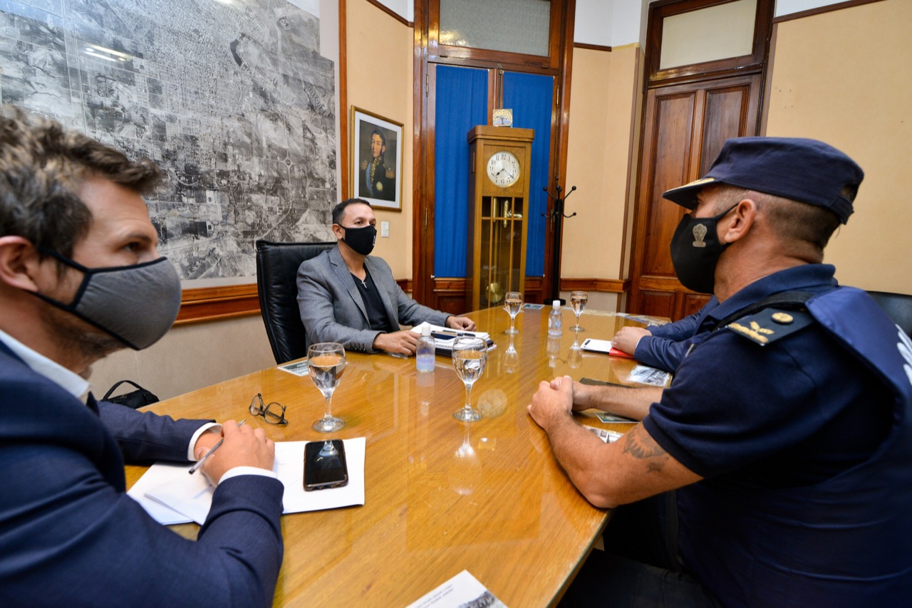 Maderna recibió al nuevo Comisario Inspector a cargo de la Unidad Regional Trelew