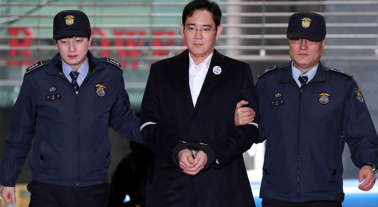 El heredero de Samsung fue condenado a dos años y medio de cárcel por corrupción