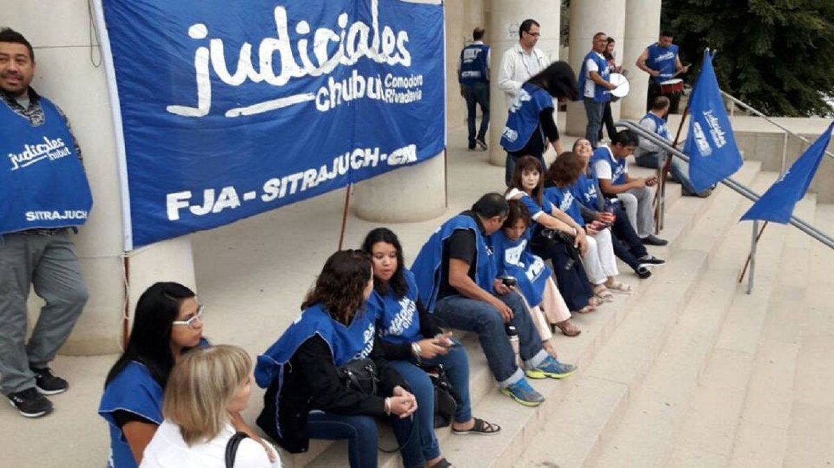 El Sitrajuch exige la expulsión del empleado acusado de violar a una concejal de Trelew