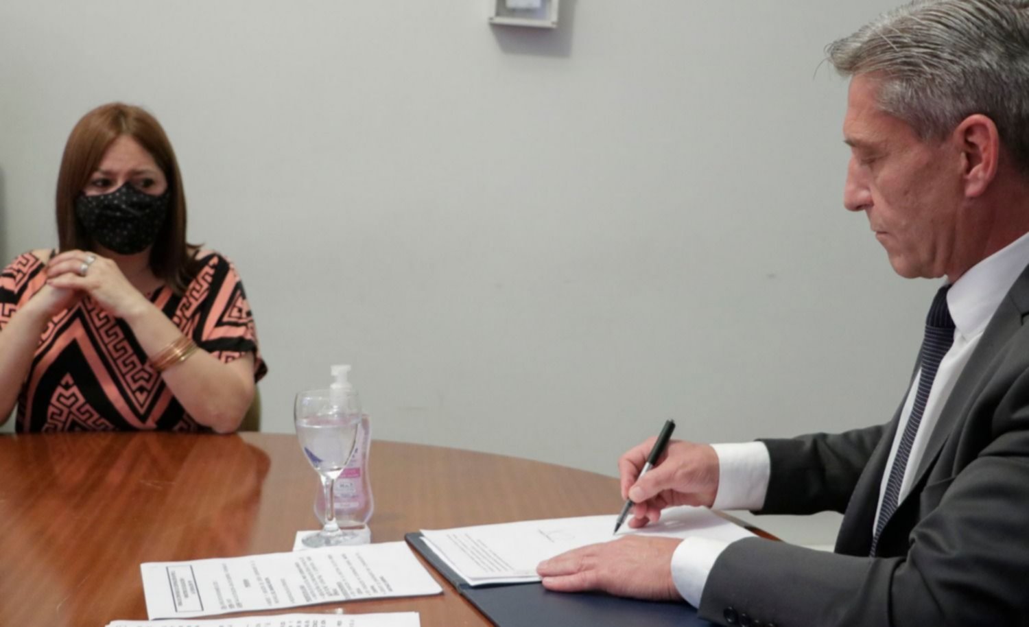 Perata ratificó que el 1 de marzo comienzan las clases en Chubut y en el Gobierno hay malestar porque querían que el anuncio lo haga Arcioni