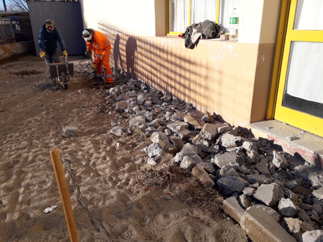 Contrarreloj: El Gobierno del Chubut refacciona más de 45 escuelas en Comodoro Rivadavia y Sarmiento