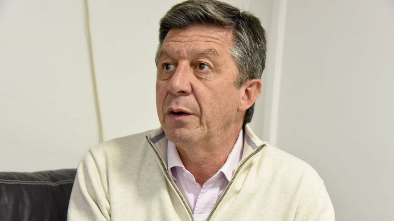 Menna pide la urgente intervención del Ministerio de Ambiente en los incendios cordilleranos