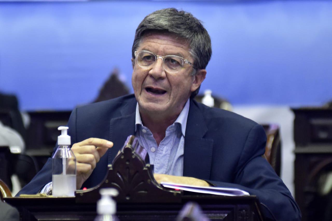 Menna advierte que el proyecto de Ganancias podría dejar sin efecto beneficios para salarios y jubilaciones patagónicas