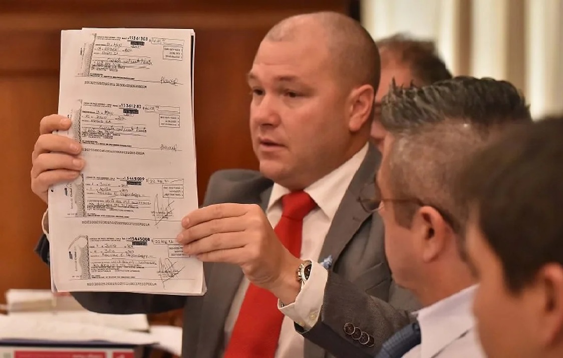 Causa Revelación: Hoy empieza el juicio oral y público por el pago de coimas de la obra pública con ocho imputados y más de 290 testigos