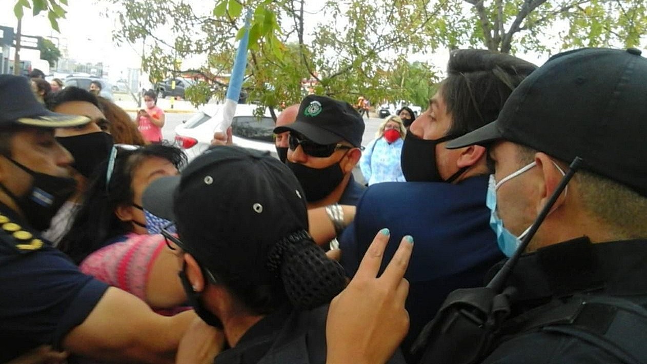 Ignacio Torres quiere ir por la senaduría y el papelón que dejó la visita de Trotta a Chubut que generó malestar en Nación