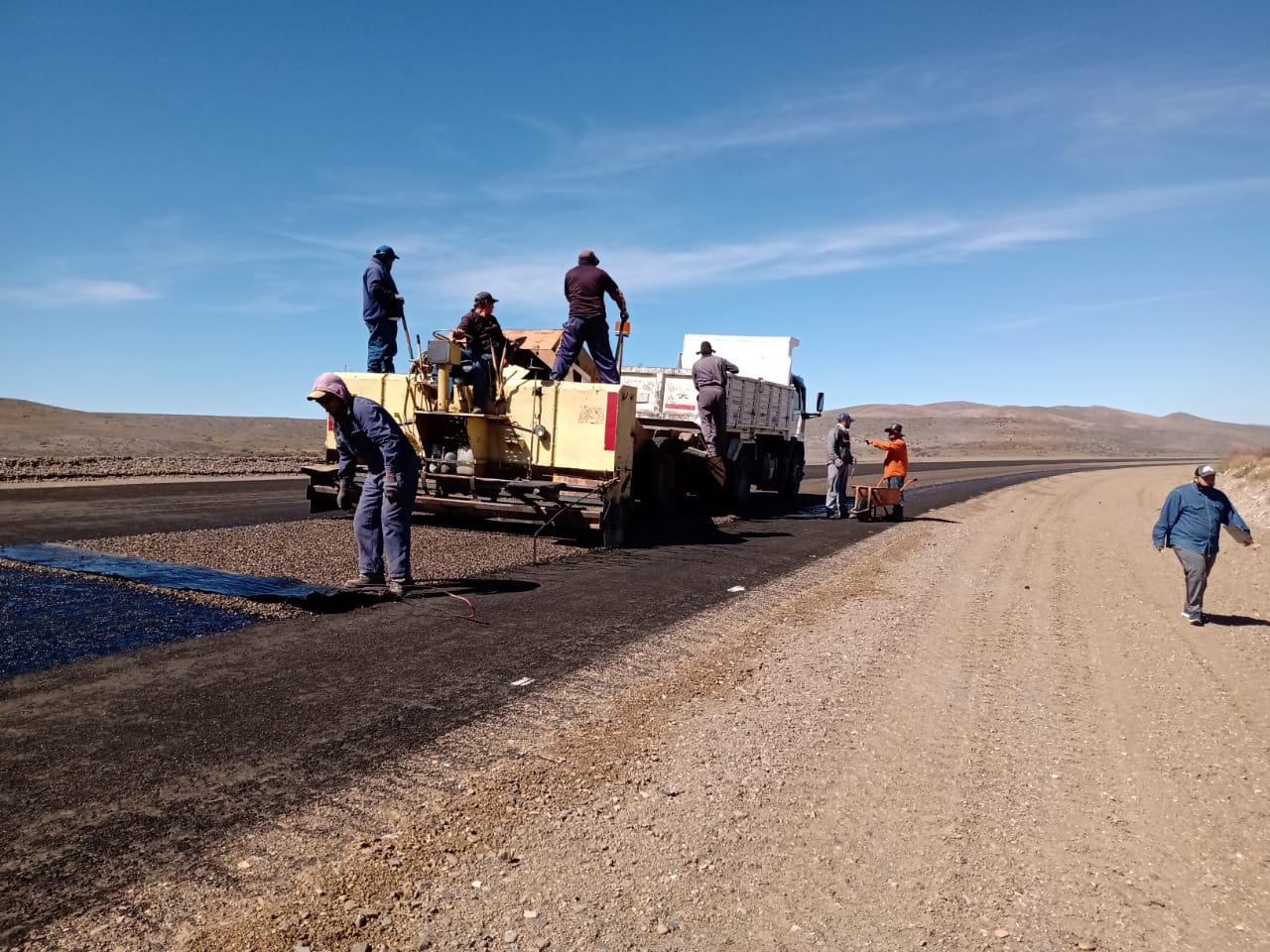 Vialidad Provincial continúa con la pavimentación de la Ruta Nº 63 entre El Molle y José de San Martín y ya habilitó los primeros 11 kilómetros de un total de 28