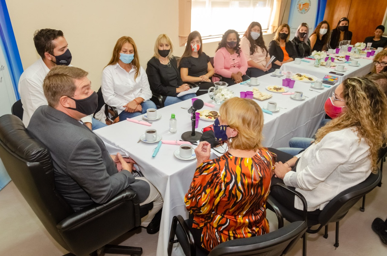 Biss participó de reunión de trabajo de las comisiones del Consejo de la Mujer y Diversidad