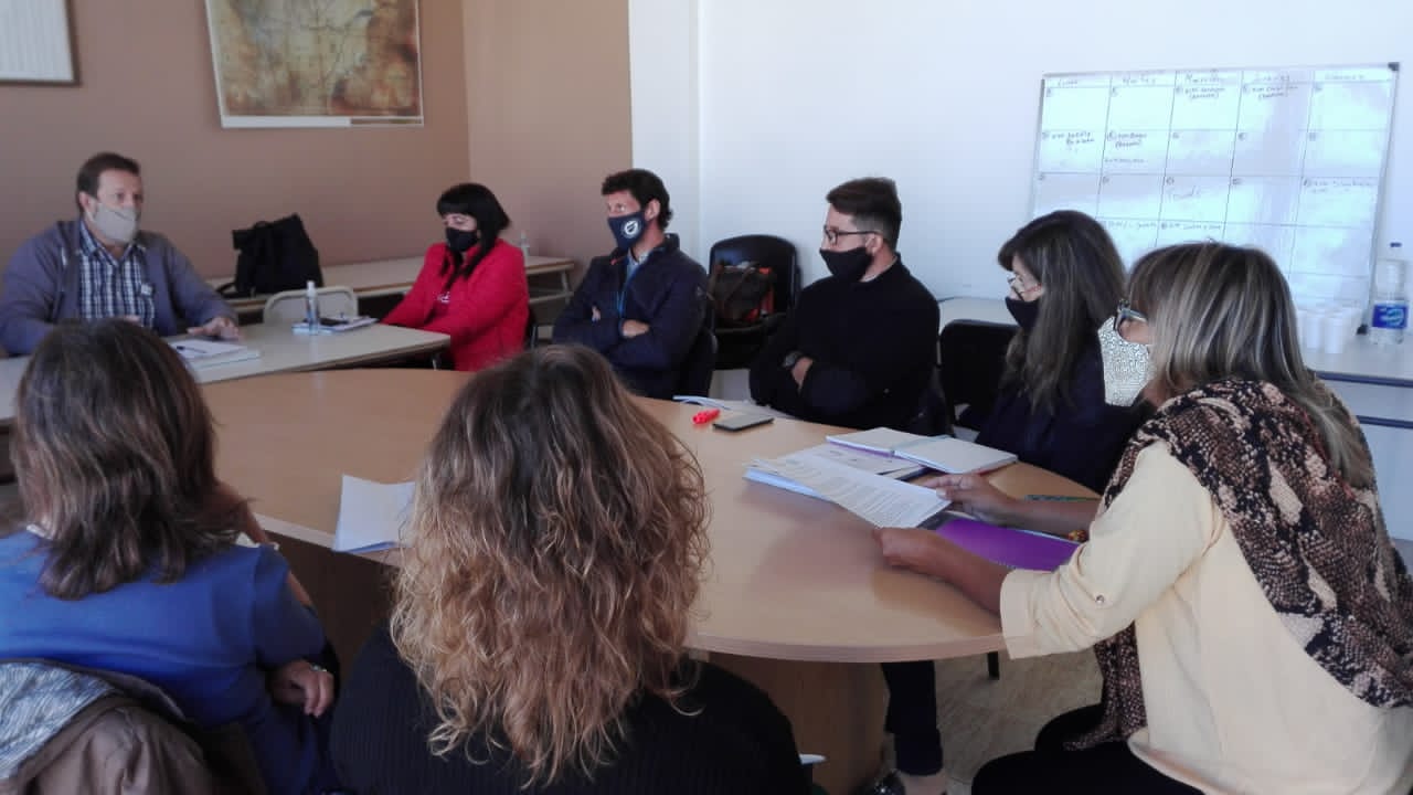 Educación: La Junta de Clasificación y los gremios iniciaron una mesa técnica sobre alcance de títulos