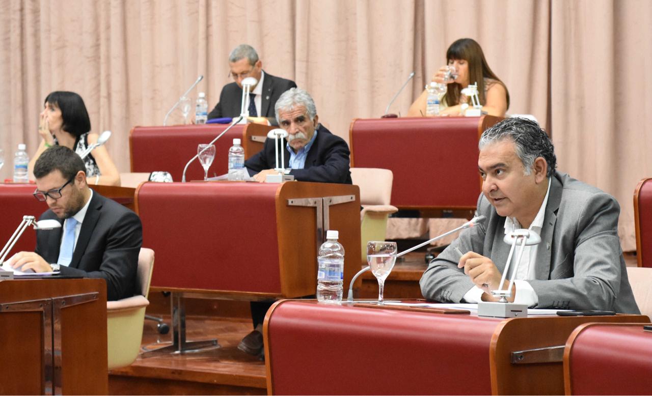 “La pelea entre funcionarios nacionales y provinciales no aporta soluciones a los vecinos de la Cordillera: solo genera la grieta de la grieta”