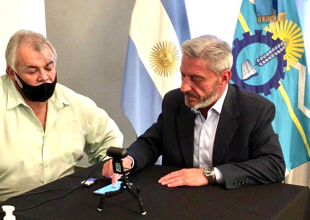 Arcioni puso en marcha la “Firma Digital” que comenzará a utilizarse dentro de la estructura del Gobierno para agilizar y simplificar expedientes