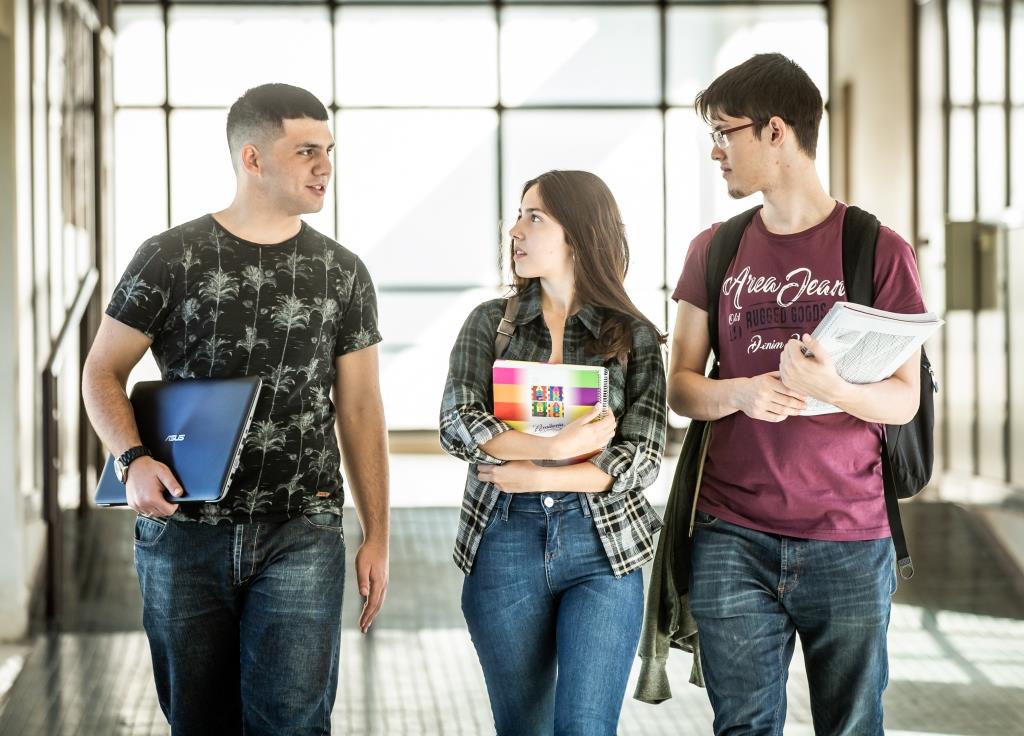 PAE abrió la convocatoria de su programa de Becas Universitarias y Tecnicaturas para estudiantes de Chubut y Santa Cruz