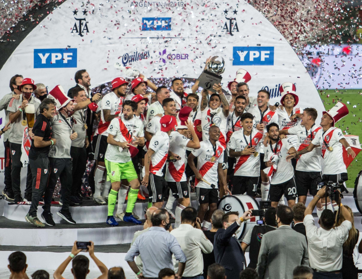 River goleó a Racing y se quedó con la Supercopa Argentina