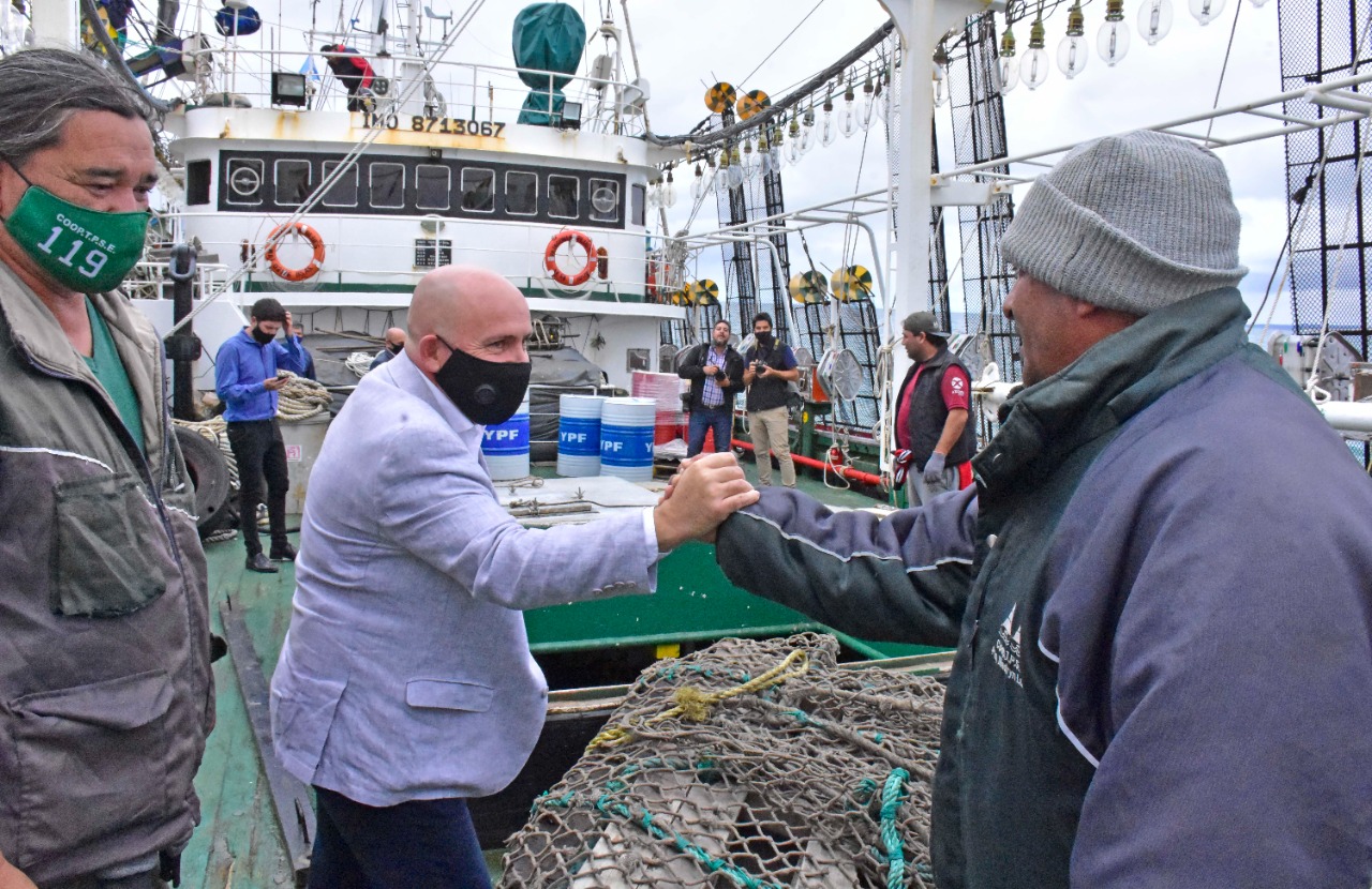 Sastre visitó a los trabajadores de la estiba y celebró la posibilidad de que Argentina exporte langostinos a Brasil