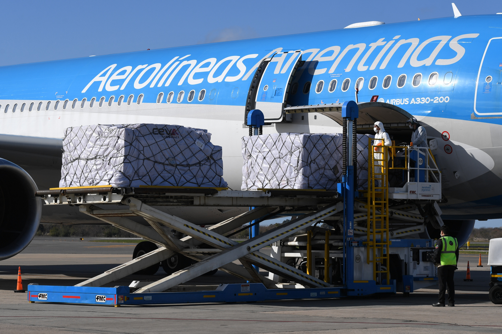 Hoy llega el vuelo de Aerolíneas que trae 330.000 nuevas dosis de Sputnik V