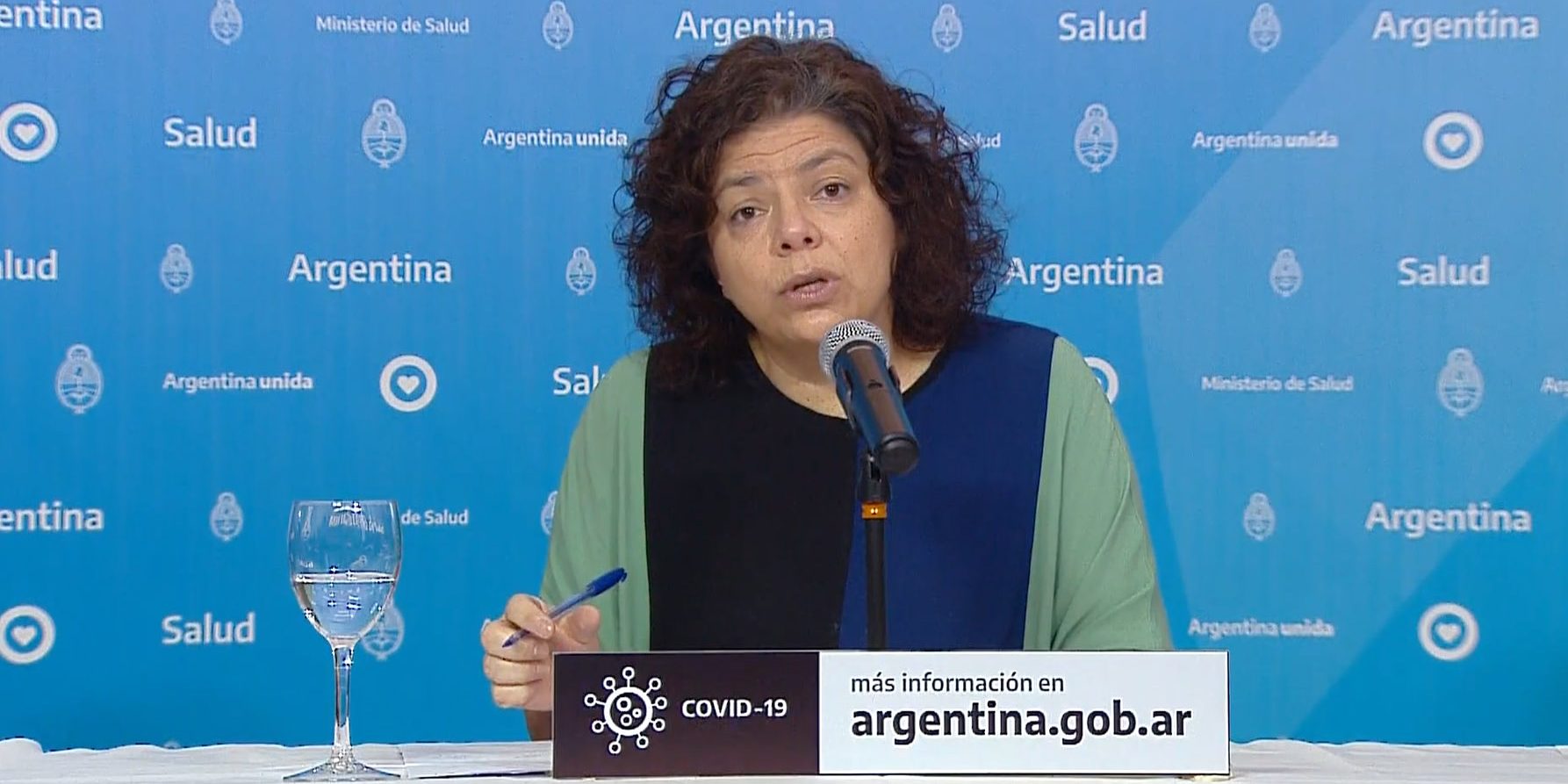 Vizzotti reiteró que la reducción de vuelos buscan disminuir la posibilidad de contagios