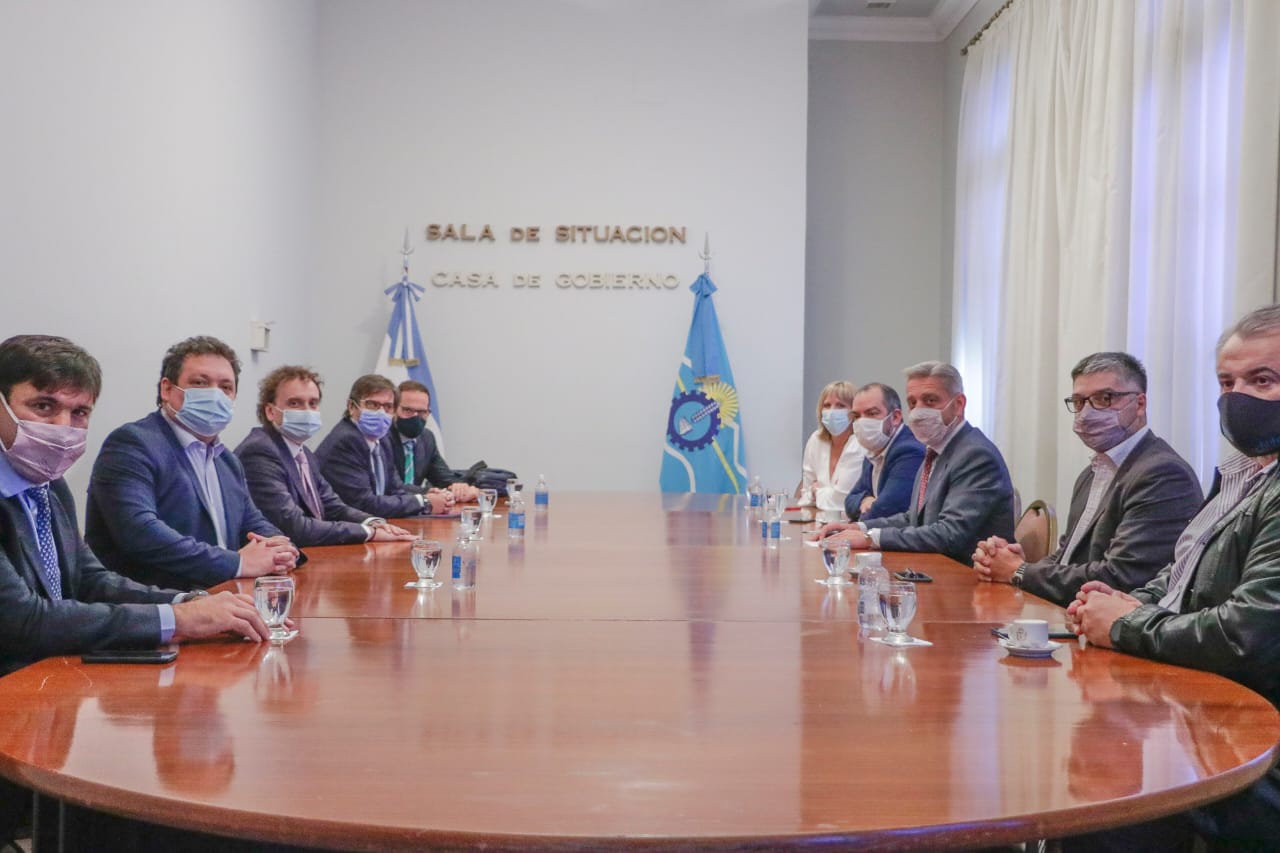 Supercanal presentó a Arcioni un proyecto con una inversión de $900 millones para brindar servicios de Internet de alta velocidad y TV en Chubut