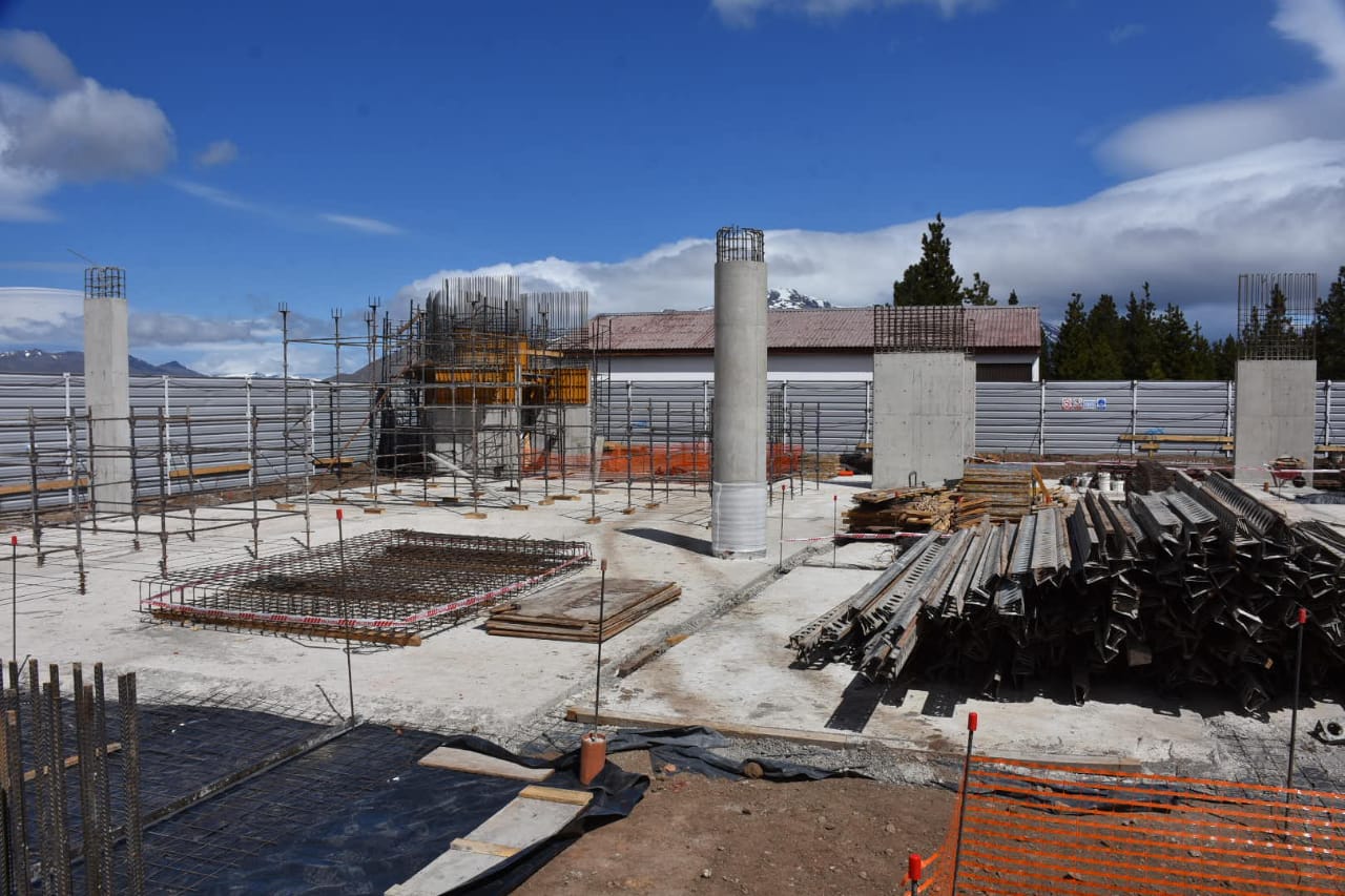 Menna pide a Nación que explique por qué está paralizada la obra del aeropuerto de Esquel y cuándo se retomará